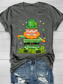 Eagerlys Librarian St. Patrick's Day Leprechaun Short Sleeve T-shirt